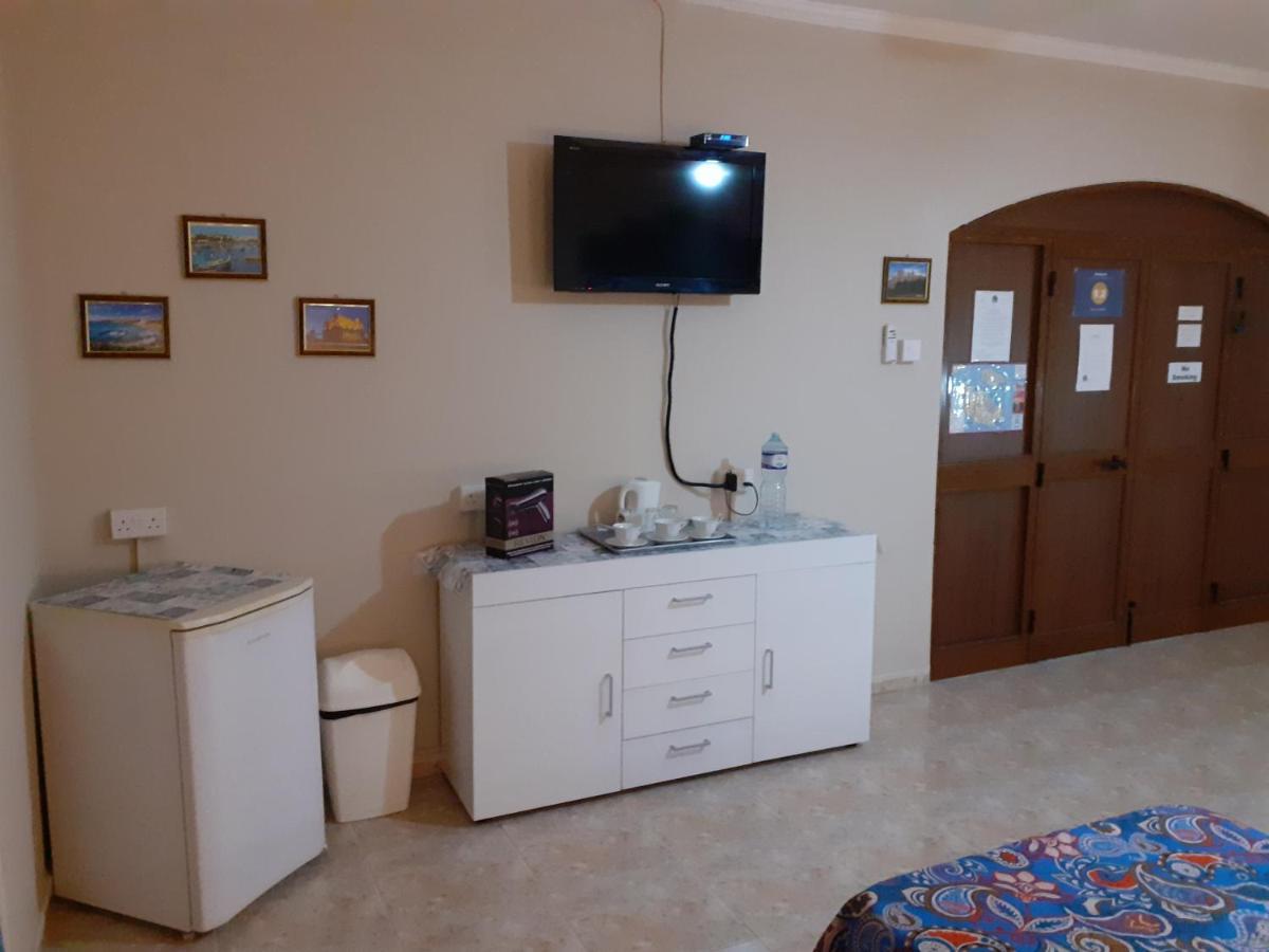 Black Gold Private Room Msida Exterior foto