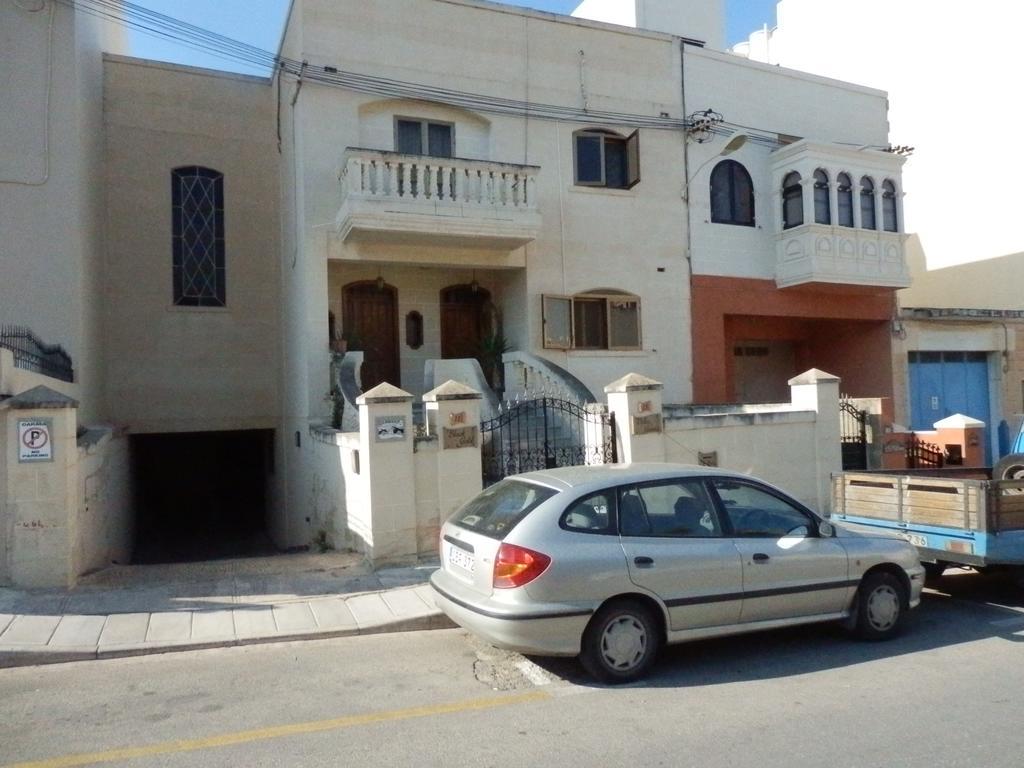Black Gold Private Room Msida Exterior foto
